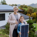 NDE électricité - énergies renouvelables famille panneaux photovoltaïques